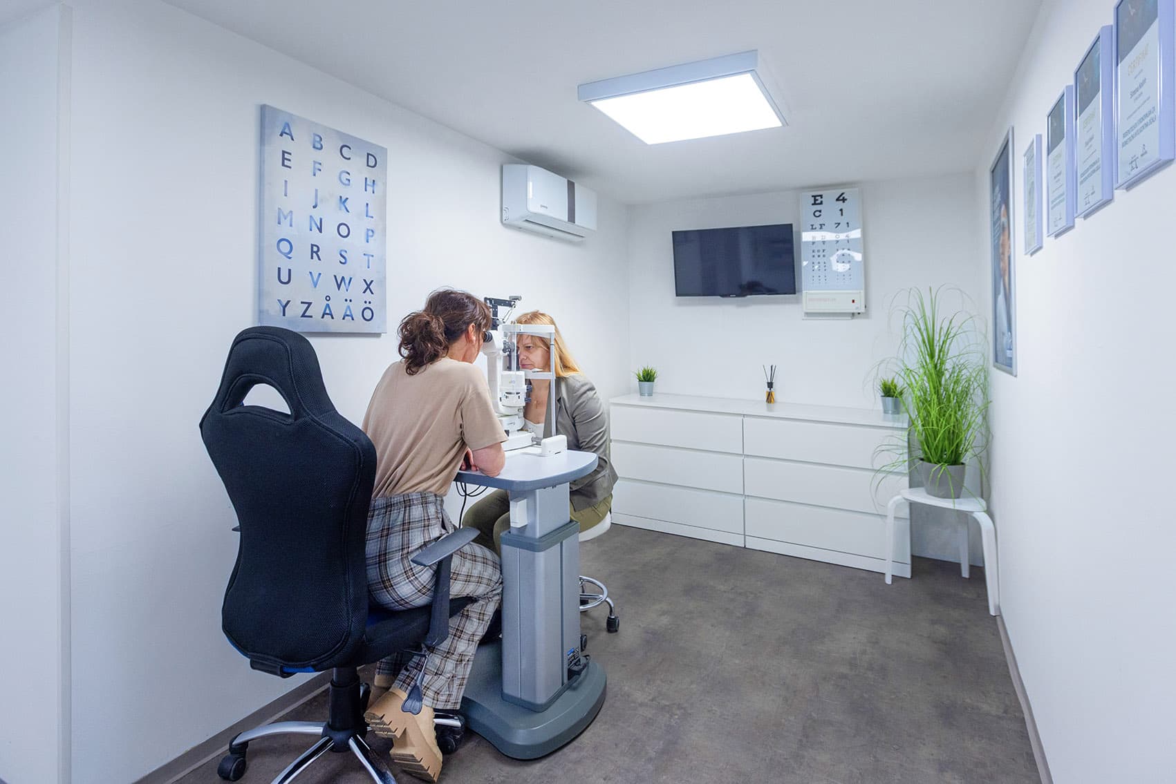 Okulistični pregled vida v Optiki Simona